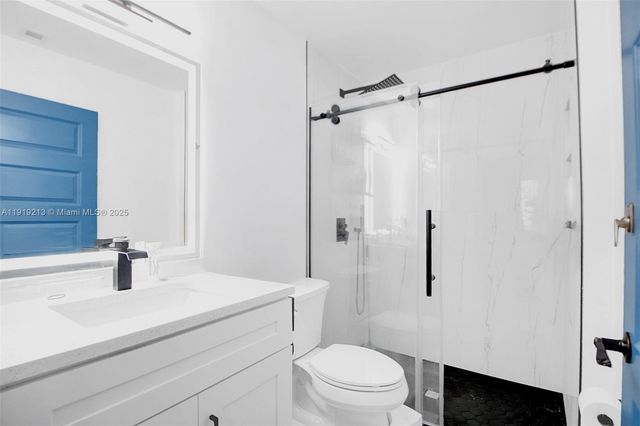 2125 NW 77th Way 203, Pembroke Pines, FL 33024