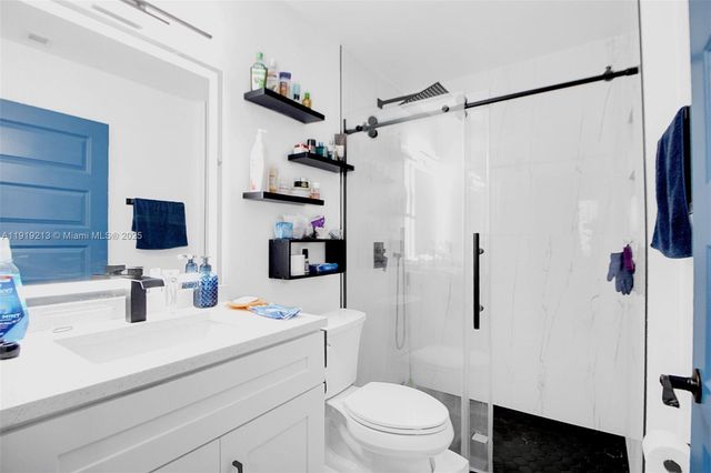 2125 NW 77th Way 203, Pembroke Pines, FL 33024