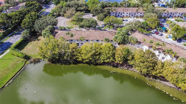 2125 NW 77th Way 203, Pembroke Pines, FL 33024