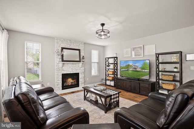 14492 SHARPSHINNED DR, Gainesville, VA 20155