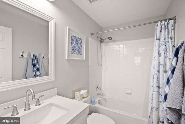 14492 SHARPSHINNED DR, Gainesville, VA 20155