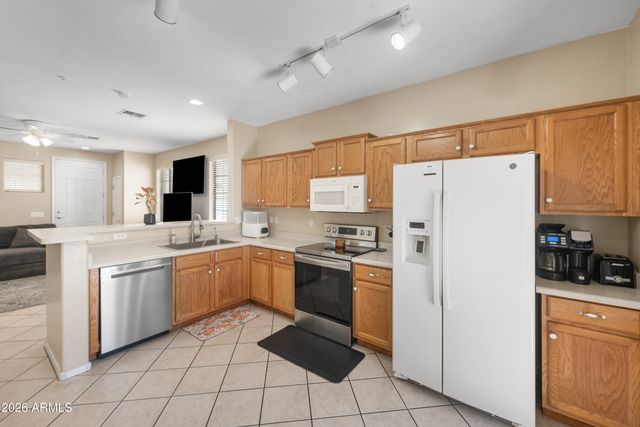 862 S COLONIAL Drive, Gilbert, AZ 85296