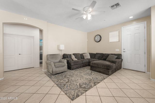 862 S COLONIAL Drive, Gilbert, AZ 85296