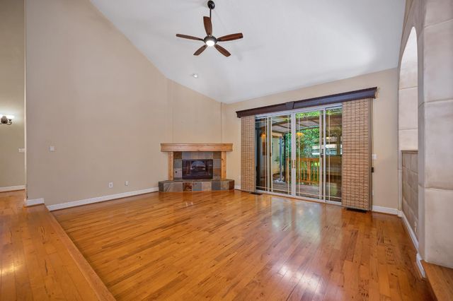 8626 Pershing Ave, Fair Oaks, CA 95628