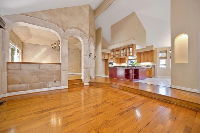 8626 Pershing Ave, Fair Oaks, CA 95628