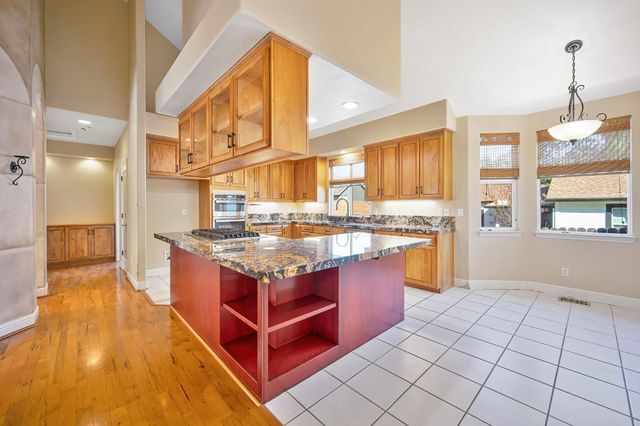 8626 Pershing Ave, Fair Oaks, CA 95628