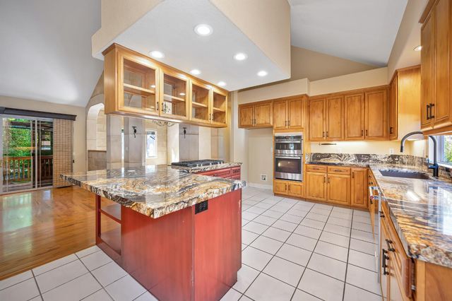 8626 Pershing Ave, Fair Oaks, CA 95628