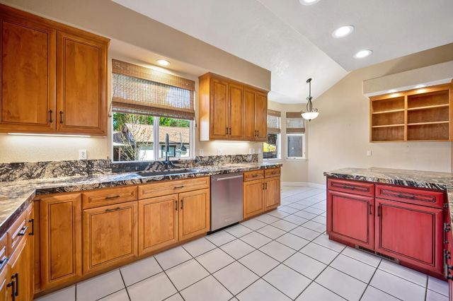 8626 Pershing Ave, Fair Oaks, CA 95628