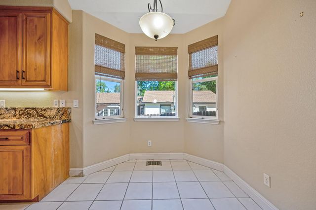 8626 Pershing Ave, Fair Oaks, CA 95628