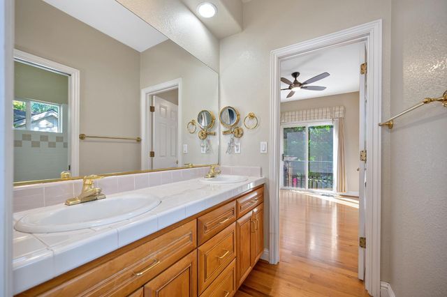 8626 Pershing Ave, Fair Oaks, CA 95628