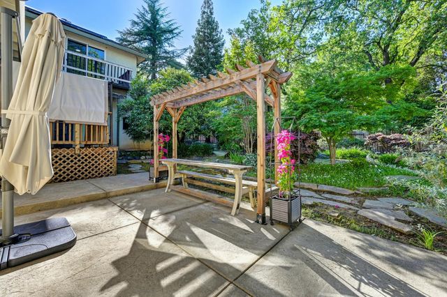 8626 Pershing Ave, Fair Oaks, CA 95628