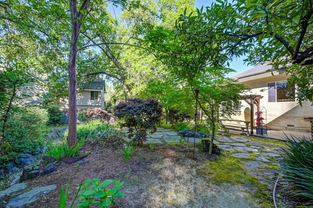 8626 Pershing Ave, Fair Oaks, CA 95628