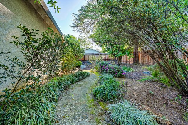 8626 Pershing Ave, Fair Oaks, CA 95628