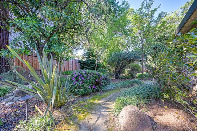 8626 Pershing Ave, Fair Oaks, CA 95628