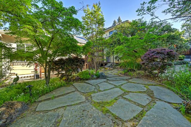 8626 Pershing Ave, Fair Oaks, CA 95628