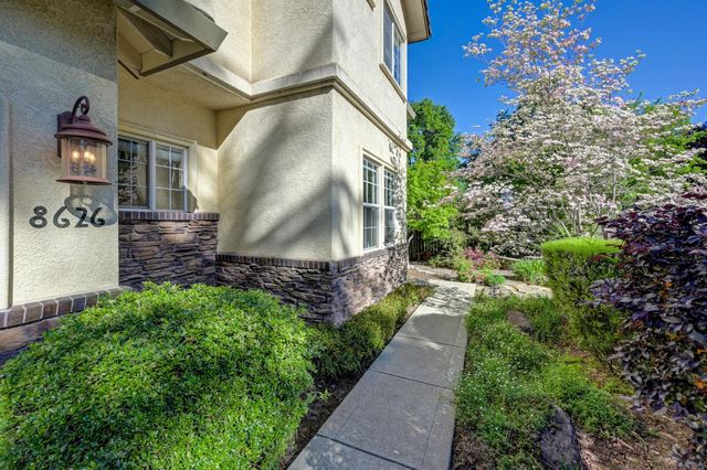 8626 Pershing Ave, Fair Oaks, CA 95628