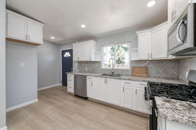 934 W Terrace Avenue, Fresno, CA 93705