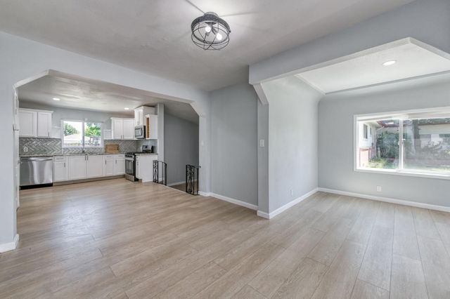 934 W Terrace Avenue, Fresno, CA 93705