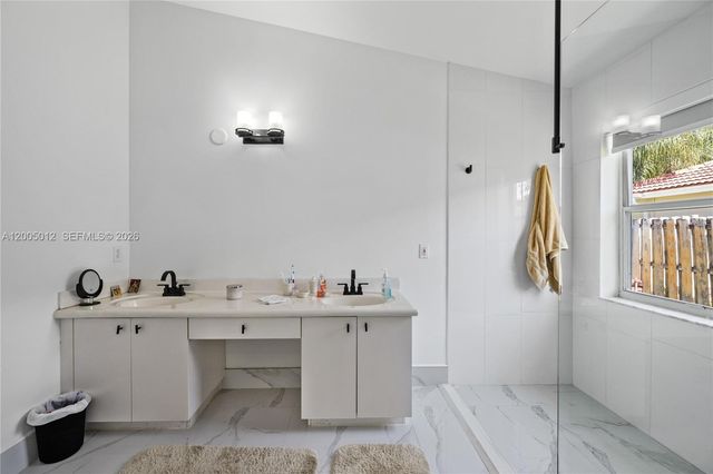 18510 NW 23rd St, Pembroke Pines, FL 33029