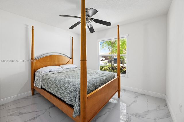 18510 NW 23rd St, Pembroke Pines, FL 33029