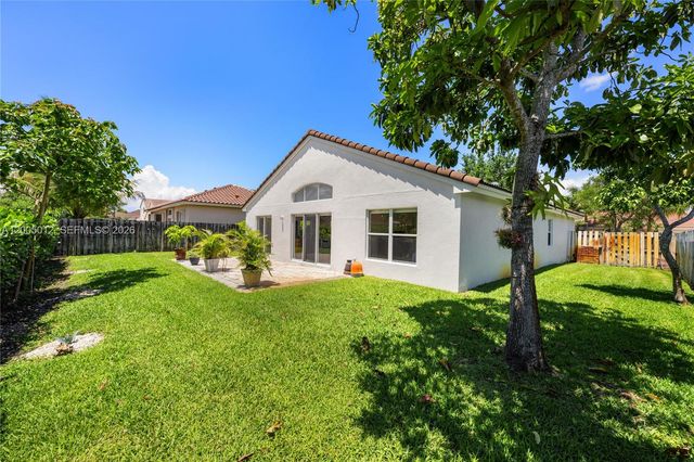 18510 NW 23rd St, Pembroke Pines, FL 33029