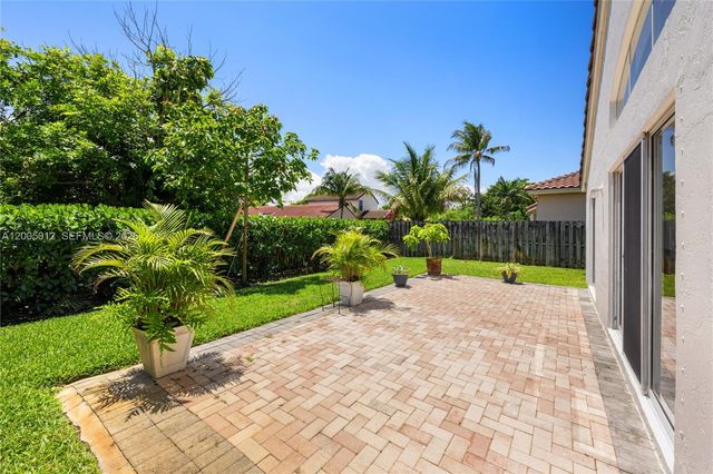 18510 NW 23rd St, Pembroke Pines, FL 33029