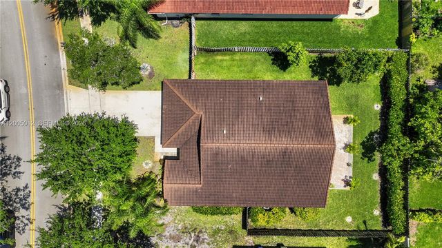 18510 NW 23rd St, Pembroke Pines, FL 33029