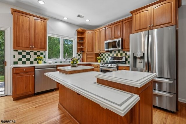 15 Victoria Ln, Morris Twp., NJ 07960