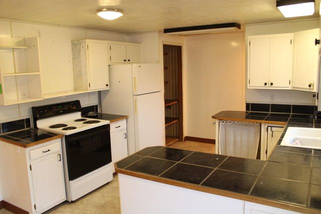 8422 E M 20, Newfield Twp, MI 49421