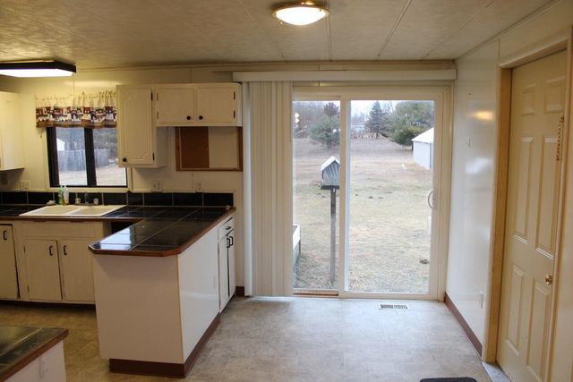 8422 E M 20, Newfield Twp, MI 49421