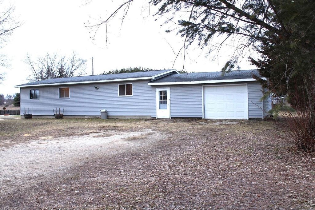 8422 E M 20, Newfield Twp, MI 49421
