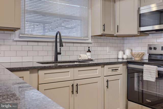 355 E FULTON ST, Ephrata, PA 17522