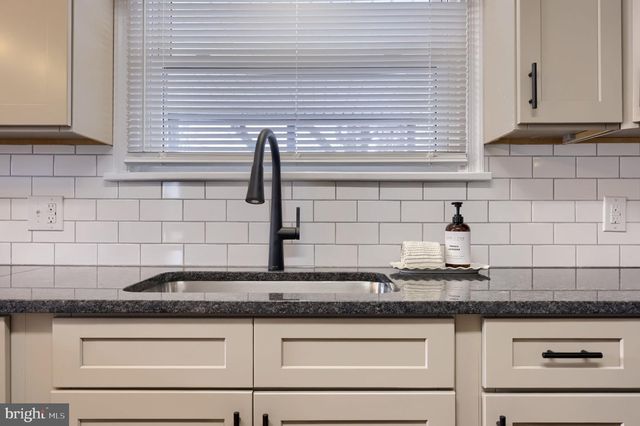 355 E FULTON ST, Ephrata, PA 17522