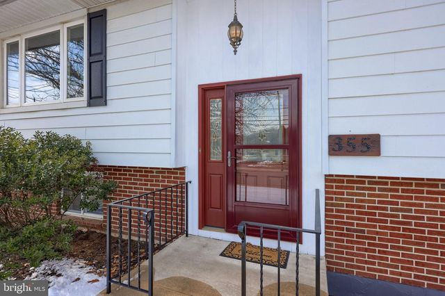 355 E FULTON ST, Ephrata, PA 17522