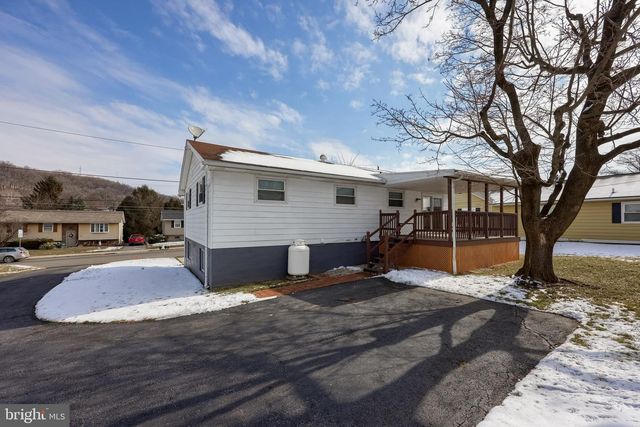 355 E FULTON ST, Ephrata, PA 17522
