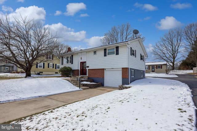 355 E FULTON ST, Ephrata, PA 17522