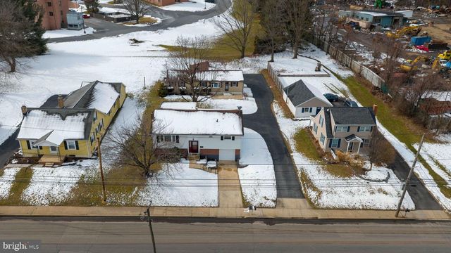 355 E FULTON ST, Ephrata, PA 17522