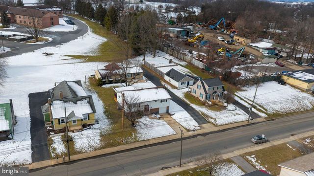 355 E FULTON ST, Ephrata, PA 17522