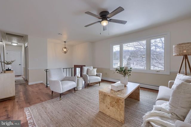 355 E FULTON ST, Ephrata, PA 17522