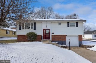 355 E FULTON ST, Ephrata, PA 17522