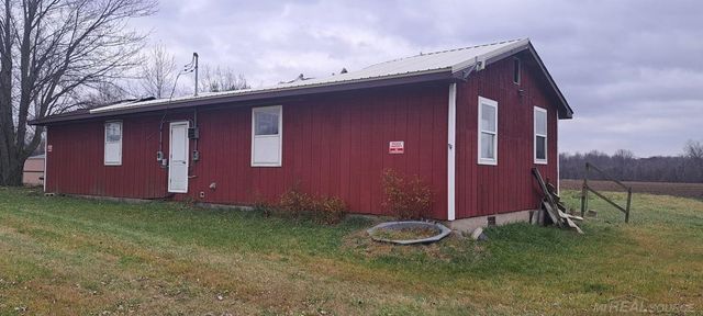 1399 Deckerville Road, Snover, MI 48472