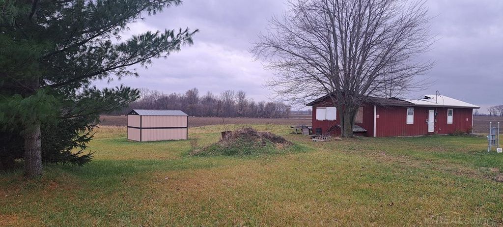 1399 Deckerville Road, Snover, MI 48472