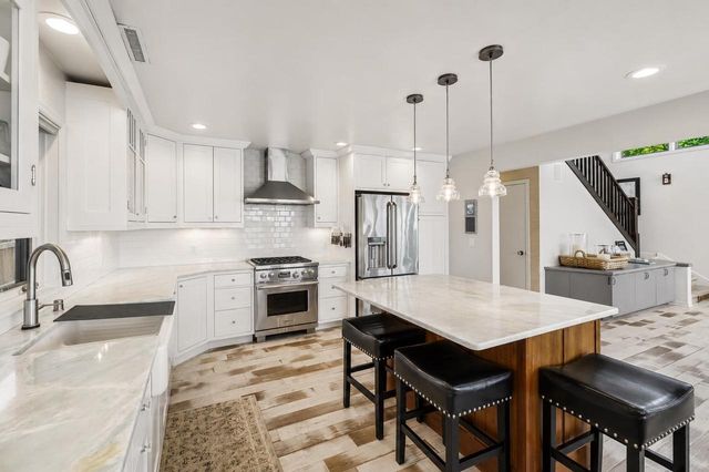 2800 Tomahawk Court, Middleton, WI 53562