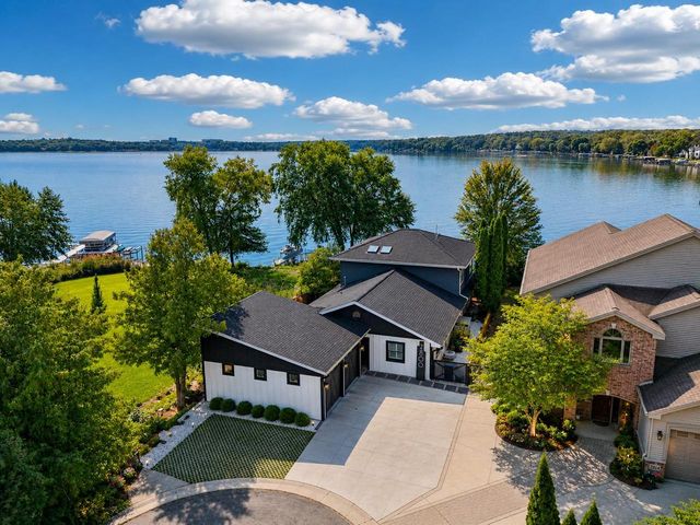 2800 Tomahawk Court, Middleton, WI 53562