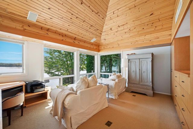 2800 Tomahawk Court, Middleton, WI 53562