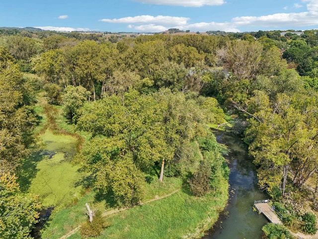 2800 Tomahawk Court, Middleton, WI 53562