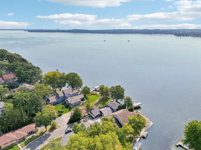 2800 Tomahawk Court, Middleton, WI 53562