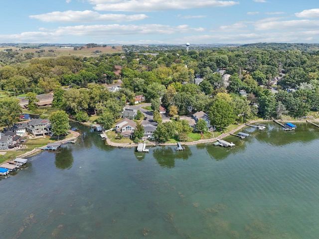 2800 Tomahawk Court, Middleton, WI 53562