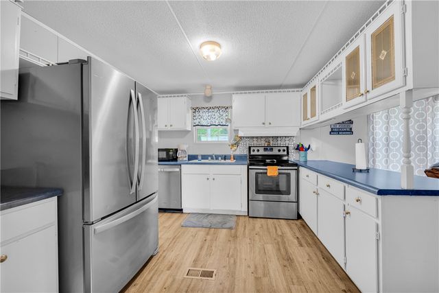 334 Lake Becky Road, Mountain Rest, SC 29664