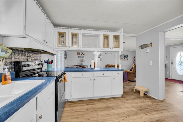 334 Lake Becky Road, Mountain Rest, SC 29664